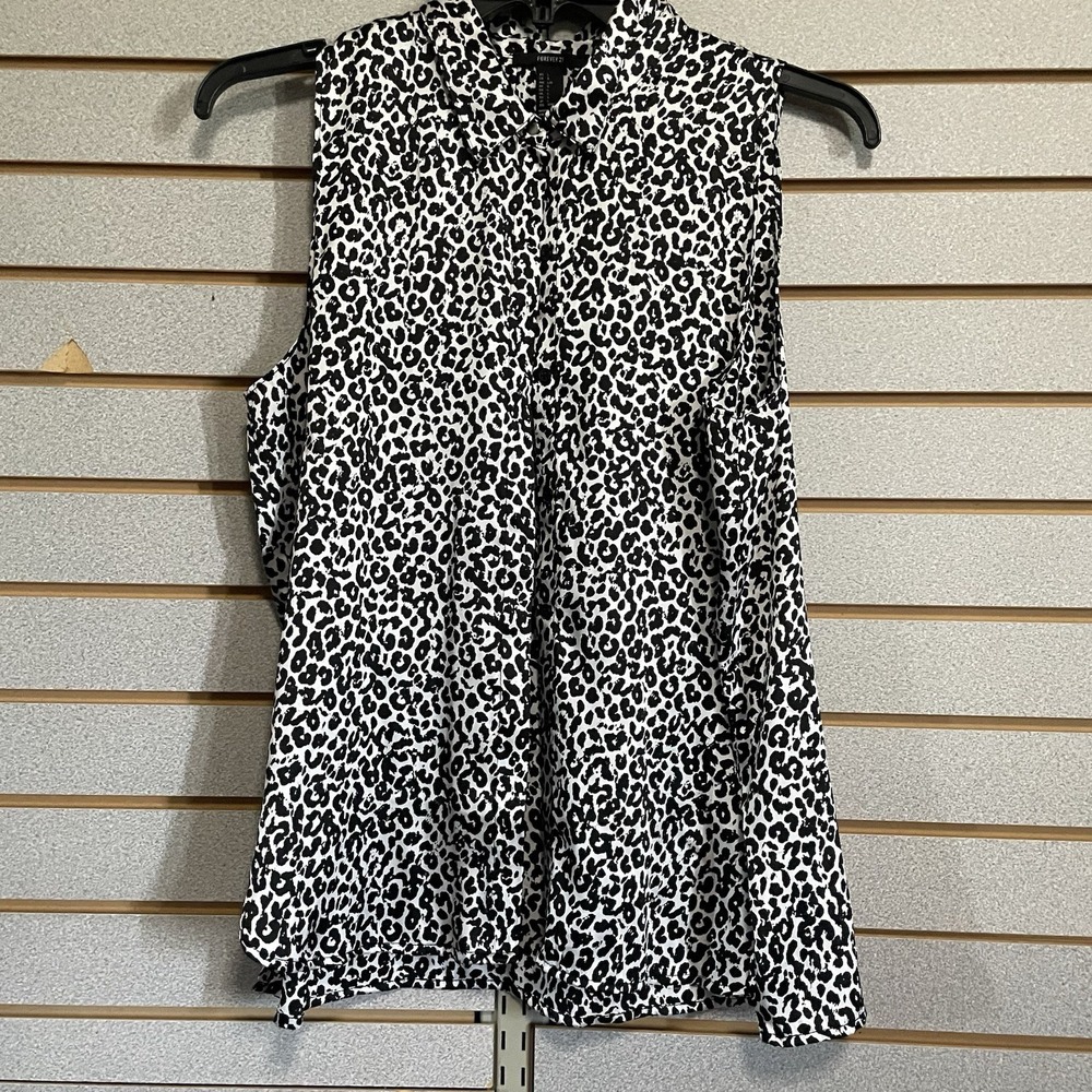 Forever 21‎  L Sleeveless Button Up Down Top Shirt Blouse LN White Black Cheetah